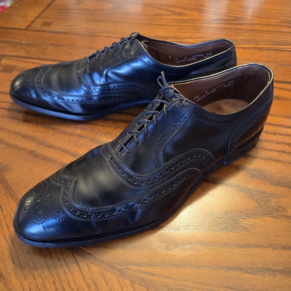 Allen Edmonds Other - Allen Edmonds "McCallister" Black Leather Wingtip Oxfords 16 D